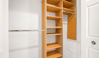 10824 ANTIGUA Ter #201, Rockville, MD 20852