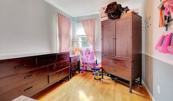 25 Linden St, Bayonne, NJ 07002