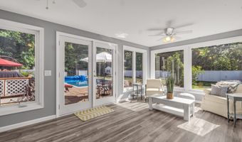 13 Pleasant Rise Cir, Brookfield, CT 06804