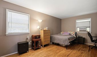 81 Elm St, Beachwood, NJ 08722