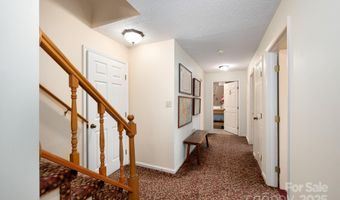 9 Sandon Cir, Asheville, NC 28804