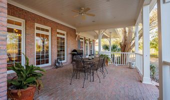 708 Town And Country Dr, Adel, GA 31620