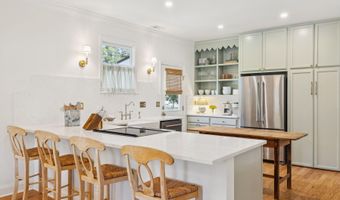 1711 Duke St, Beaufort, SC 29902