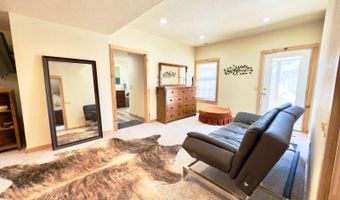 300 Round Up Ln, Bakersfield, MO 65609