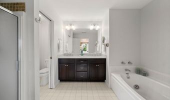 4 Bittersweet Ln 4, Bourne, MA 02532