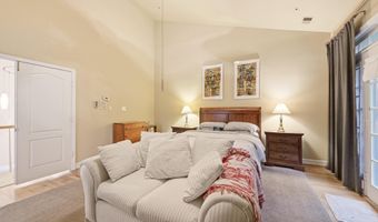 5803 MADAKET Rd, Bethesda, MD 20816