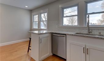 429 Forest Ave, Middletown, RI 02842