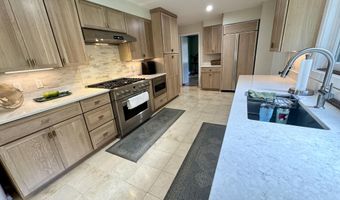 281 Clyde Rd, Bangor, ME 04401