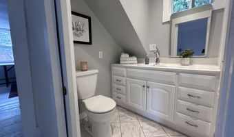 66 High St, Bath, ME 04530