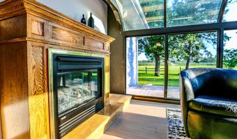 903 Willow Dr, Aberdeen, SD 57401