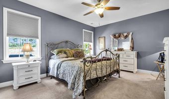 22 Flanders Dr, Barnegat, NJ 08005