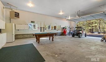 9734 Moore Dr, Cascade, ID 83611
