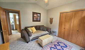 2510 Bobbie Dr, Aberdeen, SD 57401