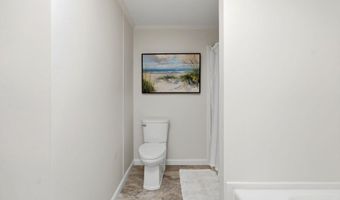 3 Queens Rd 211, Attleboro, MA 02703