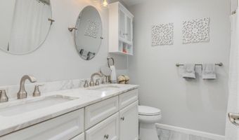 13 Manor Dr, Andover, NJ 07860