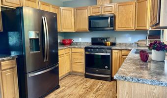 121 H Ave W, Albia, IA 52531