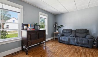 338 N Main St, Amherst, WI 54406