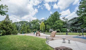 2908 13TH Rd S 1, Arlington, VA 22204