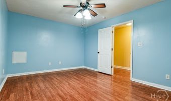 283 Creekside Dr, Arnoldsville, GA 30619