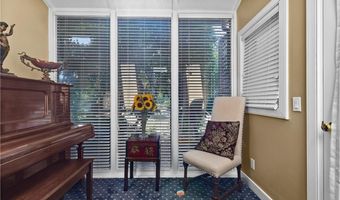 15 Hammersmith Rd #14, Newport, RI 02840