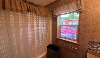 824 Forest Park Ave, Middletown, RI 02842