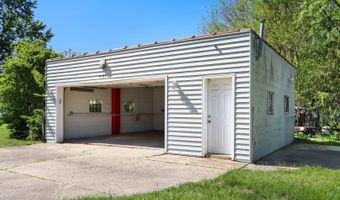 281 Chestnut St, Antioch, IL 60002