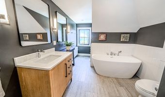 16 Cottage St, Belfast, ME 04915