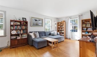 81 Sprague Ave, East Providence, RI 02915