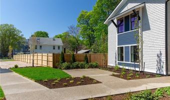 32 Exchange St 101, East Greenwich, RI 02818
