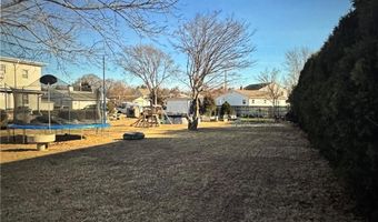 80 Phenix Ave, Cranston, RI 02920