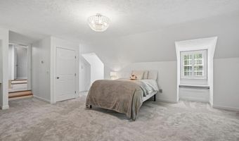 5 Spring Hill Rd, Bedford, NH 03110