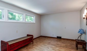 3329 Tally Ho Ln, Madison, WI 53705