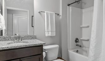 938 Deepwood Ct, Boiling Springs, SC 29316