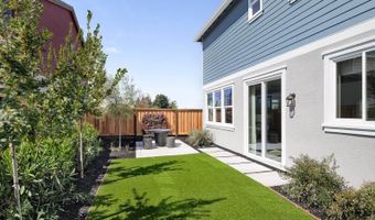 2460 MIDNIGHT Ln, Santa Rosa, CA 95403