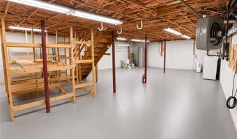 9 Michael Dr, Bristol, RI 02809