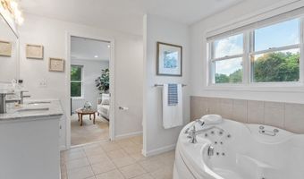 37 Newtown Rd, Acton, MA 01720