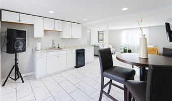 31 Salina Ave, Johnston, RI 02919