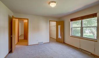 5158 Ridge Oak Dr, Madison, WI 53704
