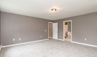 27 South St, Blandford, MA 01008
