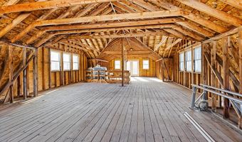 9 Snug Harbor Rd, Belgrade, ME 04917