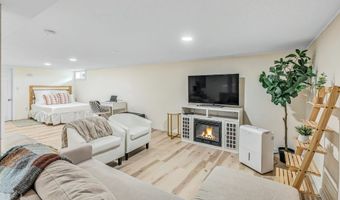 14 N Coe Ln, Ansonia, CT 06401