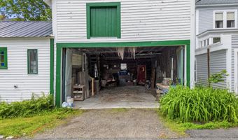 28 Chapel St, Augusta, ME 04330