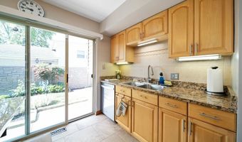 365 W Myrick Ave, Addison, IL 60101