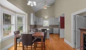 18 Quail Ridge Rd, Cranston, RI 02921