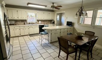 504 Holmes St, Belzoni, MS 39038
