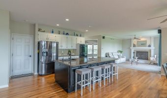 14108 Pine Valley Ct, Basehor, KS 66007