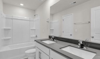 1052 Misty Creek Dr, Aberdeen, NC 28315