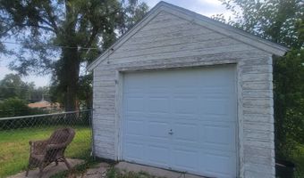 2015 L St, Auburn, NE 68305