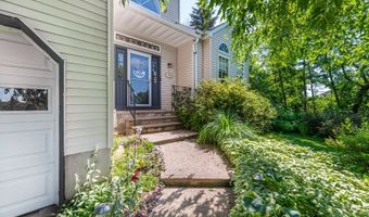 6 Colonial Cir, Alloway, NJ 07418