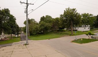 306 Iowa St, Arnolds Park, IA 51331